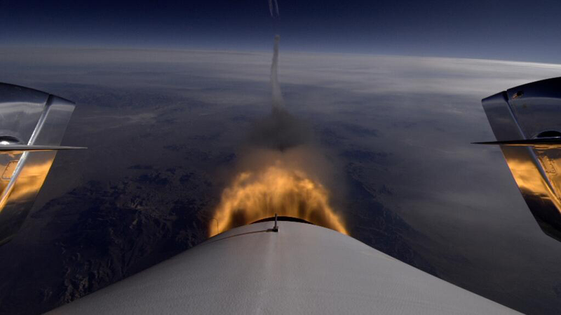 Illustration for article titled Spectacular photos of SpaceShipTwo breaking the sound barrier